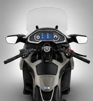 Honda Goldwing grise d'Easy One Two Wheels : Le poste de pilotage
